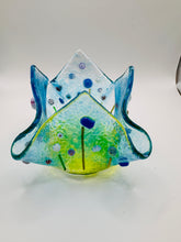 Load image into Gallery viewer, Meadow Flower Tealight Holder medium