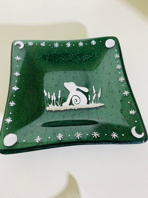 Sparkling Green Large Moon Hare Dish